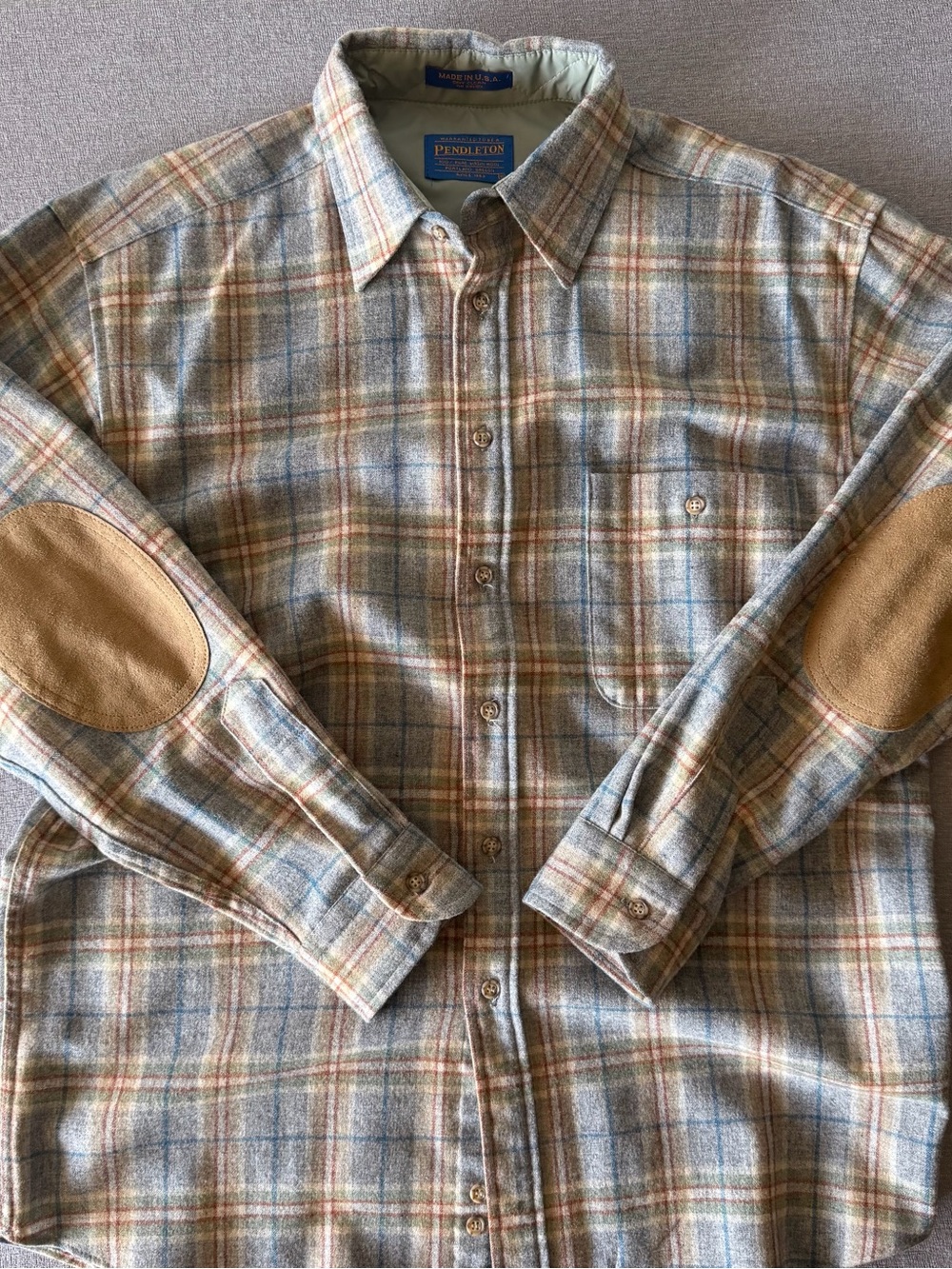 100% Wool Pendleton Plaid Button-Down Shirt - Medium
